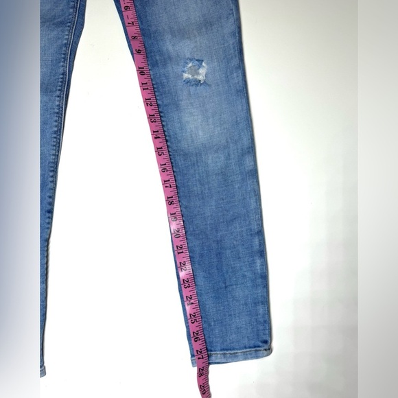 Guess Women's 1981 Skinny High Jeans Size- 27 - Picture 7 of 10